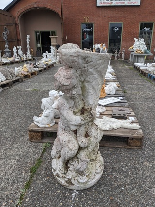 Tuinbeeld Putti met waterbak