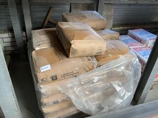 Partij Metselcement op 2 pallets, Dyckerhoff En Cebo