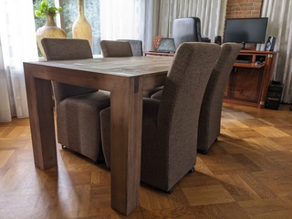 Eettafel inclusief 4 eetkamerstoel