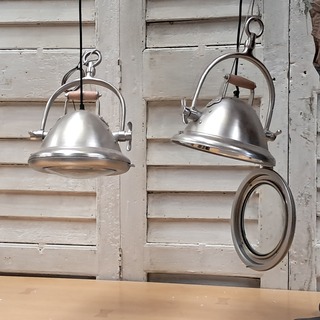 3x Industriële hanglamp