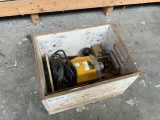 Bovenfrees in kist, Dewalt, DW615