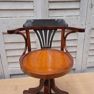 2x Purser’s Chair Ivory & Honey