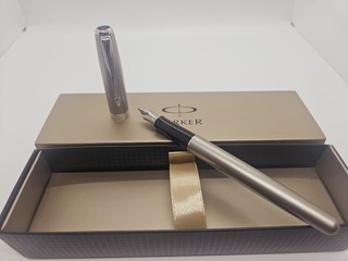 Parker Sonnet vulpen 18kt witgoud GP + onyx dop