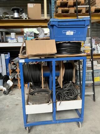 Verrijdbaar stalen rek