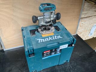 Accu Boven- en Kantenfreesmachine, Makita, DRT50, 2019