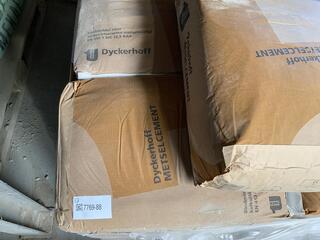 Partij Metselcement op 2 pallets, Dyckerhoff En Cebo