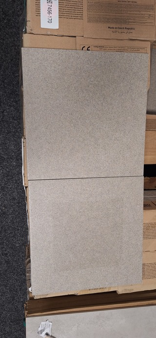 Ca. 22 m² Vloertegels anti slip, Rako, Rock, grijs glans