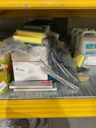 Diverse schilder benodigdheden
