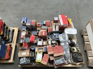 Pallet met ijzerwaren