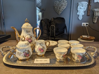 Verzilverd dienblad met koffie & thee servies