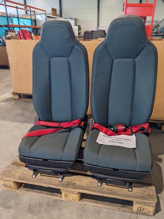 2x Vrachtwagenstoel voor o.a.Volvo FMX
