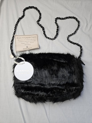 Dames handtas met metalen leren ketting