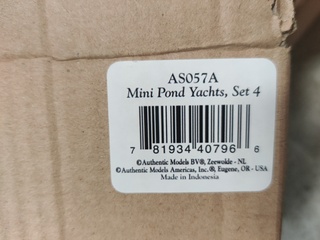 Set van 4 Mini Pond Yachts