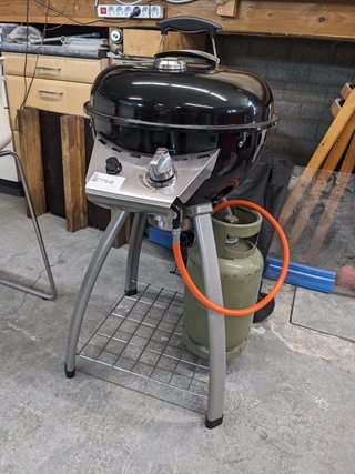 Gas barbecue