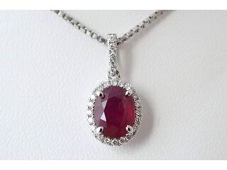 18 carat witgouden hanger met diamanten en robijn, excl. ketting
