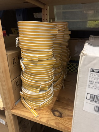 Ca. 250x 6 meter zelfklevende tochtstrip D-profiel, GEKO