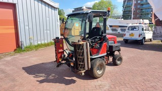 Kooimaaier met cabine, Toro, Reelmaster 3240-D