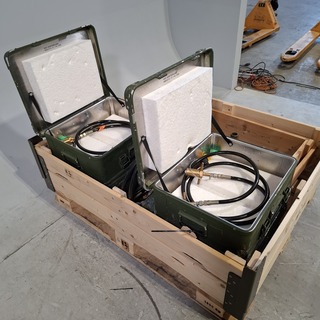 1x Hijsjuk en 4x adapterslang t.b.v gasfles in transportkist