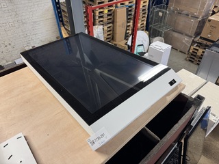 Wall Kiosk Eminent 32″ met portrait touchscreen Prestop, PT-KIOSK-EM32