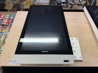 Wall Kiosk Eminent 32″ met portrait touchscreen Prestop, PT-KIOSK-EM32