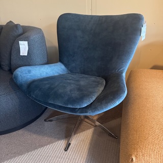 Fauteuil – blauw stof – chromen poot