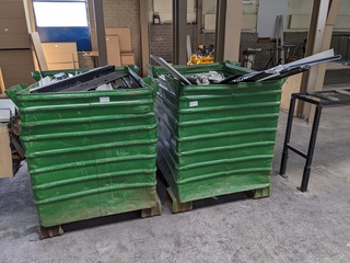 2x Transportbak met aluminium restmateriaal