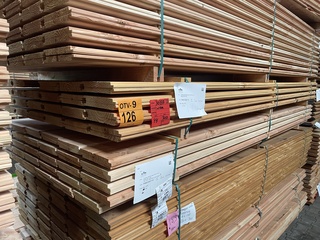 Ca. 44x Douglas wisselsponning/halfhoutsrabat, 18x195mm, lengte 300cm