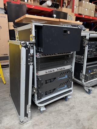 Complete muziekinstallatie met flightcase Zeck