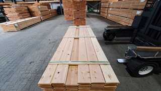 Ca. 44x Douglas wisselsponning/halfhoutsrabat, 18x195mm, lengte 300cm