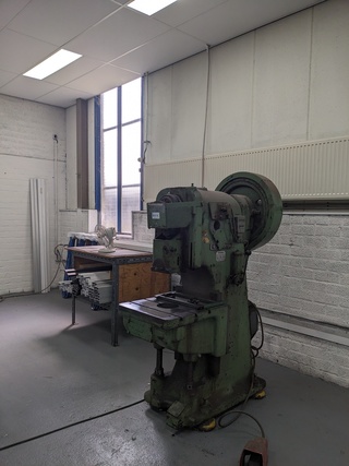 Excentrische pers-ponsmachine Weingarten, XJV II, bouwjaar 1954