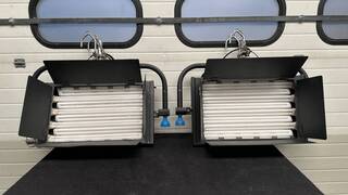 2x Softlight Nesys, Nesyflex 440DI P.O. DMX