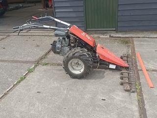 1assige tractor, Reform, 105.011met balkmaaier, 2007