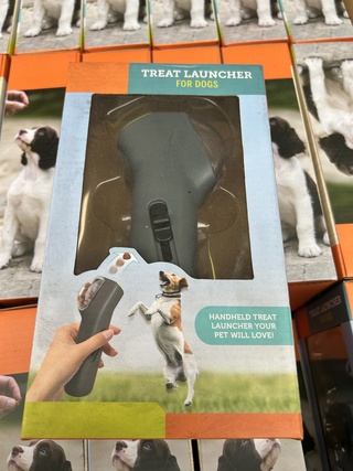 Ca. 72x Handheld treat launcher voor honden