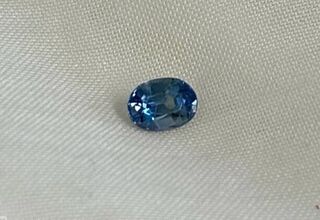 Sapphire 0.74 carat, Sparkling blue