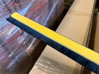 Ca. 60x 100 cm deurstrip met flexibele borstel