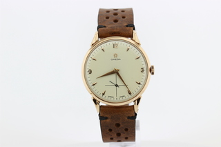 Heren  polshorloge Omega, vintage model, Creme wijzerplaat, bouwjaar 4