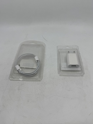 Ca. 63x Lightning cable en 19x USB stekker Apple, wit