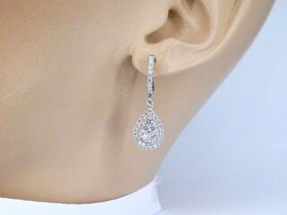 Druppelvormige oorhangers met briljant geslepen diamanten