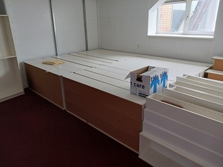 Partij kast- en presentatiemateriaal