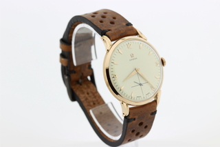 Heren  polshorloge Omega, vintage model, Creme wijzerplaat, bouwjaar 4