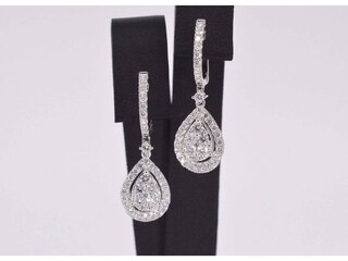 Druppelvormige oorhangers met briljant geslepen diamanten