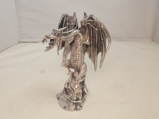 Stone Dragon - Tinnen kunstbeeld - Royal Selangor pewter