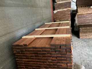Ca. 203x Walaba hardhouten planken geschaafd , 27x70mm, lengte 245cm
