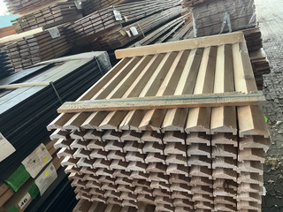 Ca. 100x Grenen afdeklat , 35x85mm, lengte 120cm