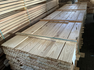 Ca. 84x Douglas design/tripple/deens profiel, 22x142mm, lengte 400cm