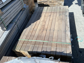 Ca. 104x Guyana Teak hardhouten regels geschaafd, 40x72mm, lengte 155c