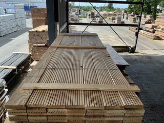 Ca. 48x Douglas vlonderplanken geschaafd , 25x140mm, lengte 300cm