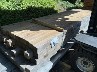 Ca. 48x Douglas balken geschaafd, 90x90mm, lengte 400cm