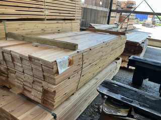 Ca. 180x Douglas planken geschaafd, 18x145mm, lengte 300cm