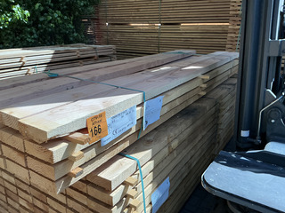 Ca. 25x Douglas balken fijnbezaagd, 50x150mm, lengte 300cm